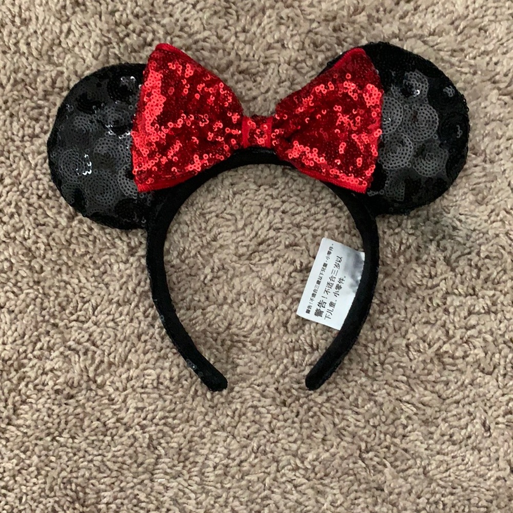 Classic Minnie Mouse Ears